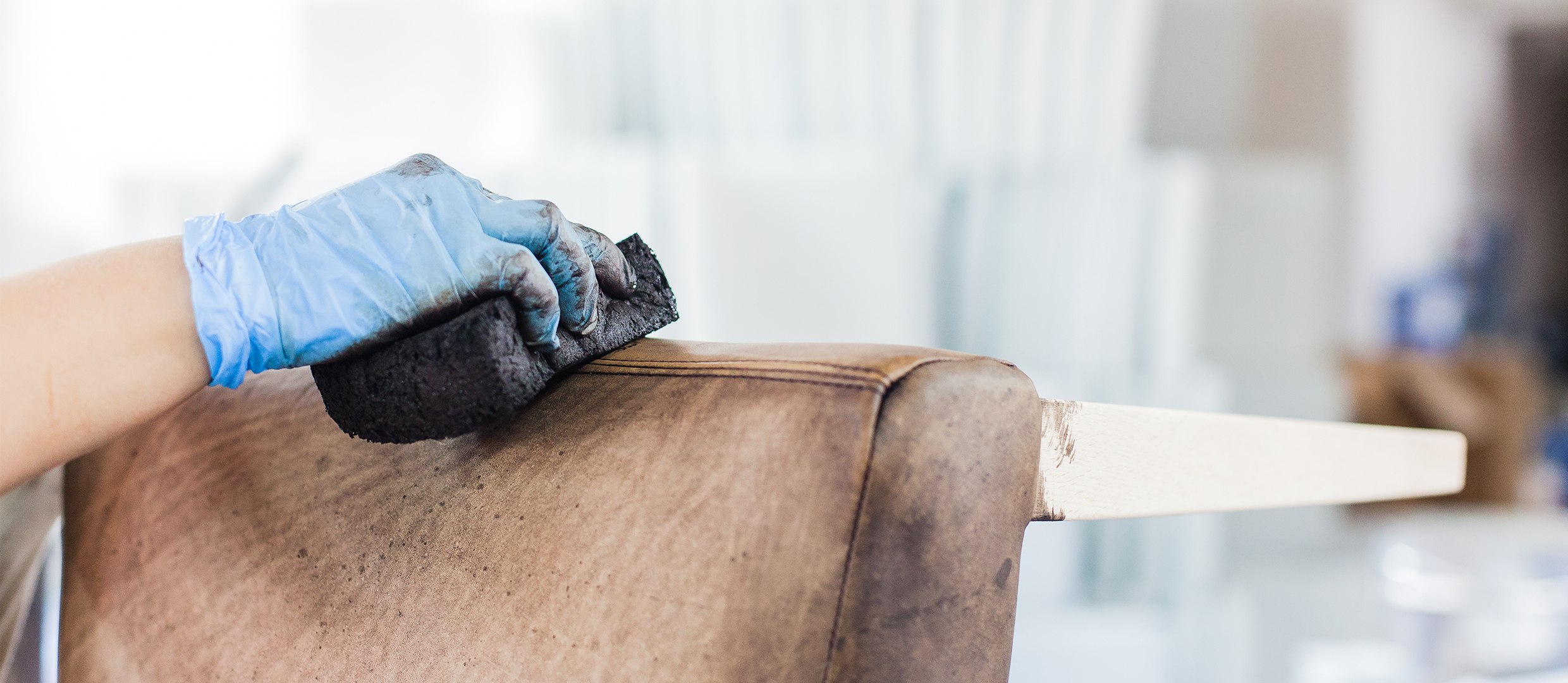 LEDERFARBE Färben des Leders